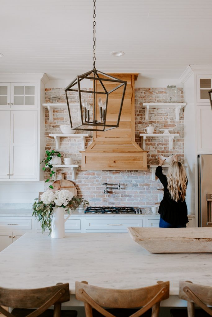 farmhouse, kitchen, brick backsplash