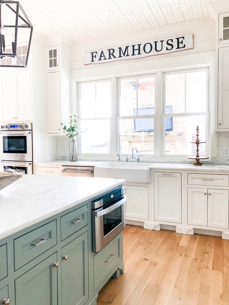 White kitchen cabinets